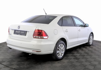 Подержанный автомобиль Volkswagen Polo Sedan 2016 года (5 фото)