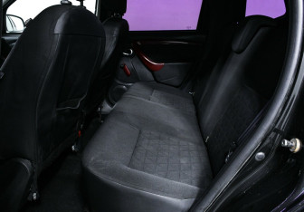 Подержанный автомобиль Renault Duster 2016 года (12 фото)