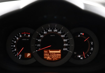 Подержанный автомобиль Toyota RAV4 2010 года (11 фото)