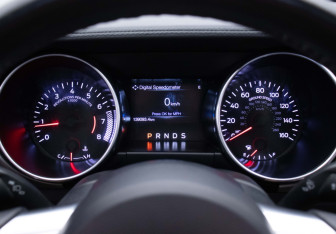 Подержанный автомобиль Ford Mustang Convertible 2020 года (15 фото)