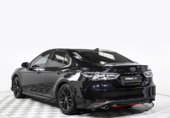 Подержанный автомобиль Toyota Camry Sedan 2021 года (7 фото)