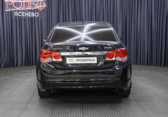 Подержанный автомобиль Chevrolet Cruze Sedan 2013 года (6 фото)