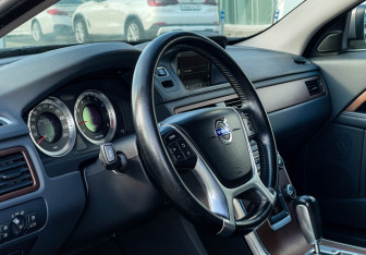 Подержанный автомобиль Volvo S80 2011 года (13 фото)
