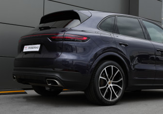 Подержанный автомобиль Porsche Cayenne 2018 года (26 фото)