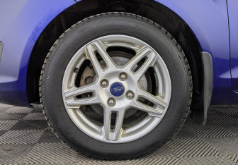 Подержанный автомобиль Ford Fiesta Hatchback 2017 года (12 фото)