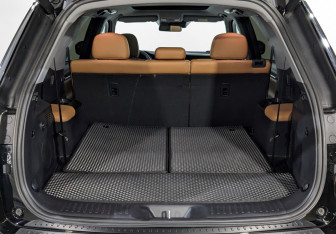 Подержанный автомобиль Changan CS95 2024 года (18 фото)