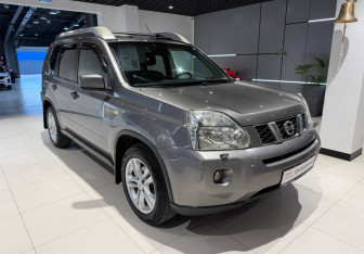 Подержанный автомобиль Nissan X-Trail 2008 года (2 фото)