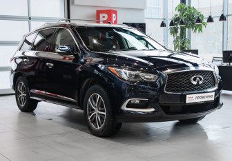 Подержанный автомобиль Infiniti QX60 2017 года (3 фото)