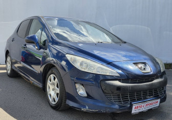 Подержанный автомобиль Peugeot 308 Hatchback 2009 года (3 фото)