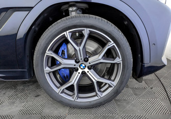 Подержанный автомобиль BMW X6 2020 года (18 фото)