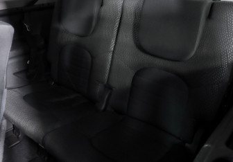 Подержанный автомобиль Nissan Pathfinder 2011 года (16 фото)