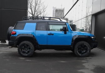 Подержанный автомобиль Toyota FJ Cruiser 2007 года (4 фото)