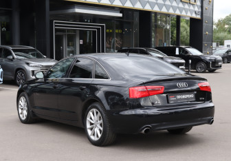 Подержанный автомобиль Audi A6 Sedan 2014 года (7 фото)