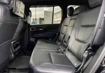 Подержанный автомобиль Toyota Land Cruiser Suv 2024 года (10 фото)