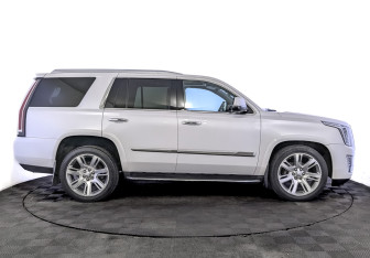 Подержанный автомобиль Cadillac Escalade Suv 2016 года (4 фото)