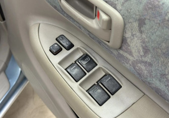 Подержанный автомобиль Toyota Corolla Spacio 1998 года (17 фото)
