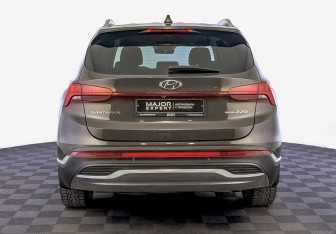 Подержанный автомобиль Hyundai Santa Fe 2021 года (6 фото)