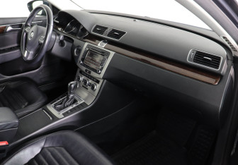 Подержанный автомобиль Volkswagen Passat Wagon 2012 года (6 фото)