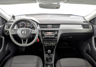 Подержанный автомобиль Skoda Rapid Liftback 2019 года (14 фото)