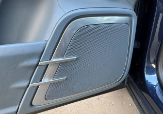 Подержанный автомобиль Porsche Cayenne 2013 года (14 фото)
