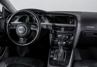 Подержанный автомобиль Audi A5 Coupe 2013 года (12 фото)