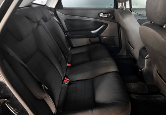 Подержанный автомобиль Ford Mondeo Sedan 2008 года (10 фото)
