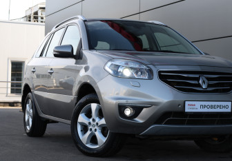Подержанный автомобиль Renault Koleos 2012 года (22 фото)