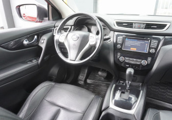 Подержанный автомобиль Nissan Qashqai 2016 года (13 фото)