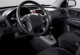 Подержанный автомобиль Hyundai Tucson 2008 года (13 фото)