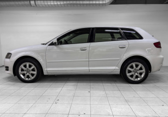 Подержанный автомобиль Audi A3 Hatchback 2012 года (7 фото)