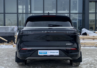 Подержанный автомобиль Voyah Free 2023 года (6 фото)