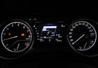 Подержанный автомобиль Toyota Camry Sedan 2019 года (16 фото)