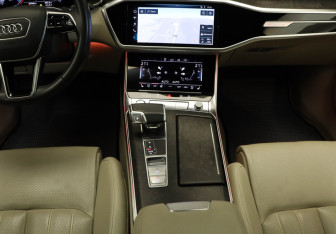 Подержанный автомобиль Audi A7 2019 года (10 фото)