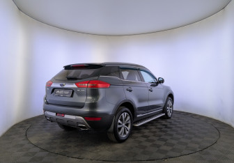 Подержанный автомобиль Geely Atlas 2019 года (5 фото)