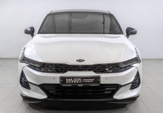 Подержанный автомобиль Kia K5 2021 года (2 фото)