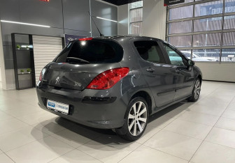Подержанный автомобиль Peugeot 308 Hatchback 2010 года (4 фото)