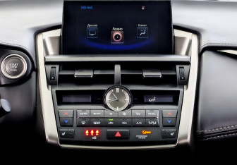 Подержанный автомобиль Lexus NX 2015 года (15 фото)