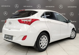 Подержанный автомобиль Hyundai i30 Hatchback 2014 года (5 фото)