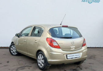 Подержанный автомобиль Opel Corsa 2009 года (7 фото)
