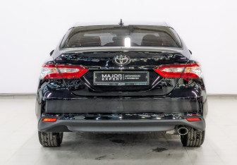 Подержанный автомобиль Toyota Camry Sedan 2019 года (6 фото)