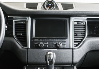 Подержанный автомобиль Porsche Macan 2014 года (37 фото)