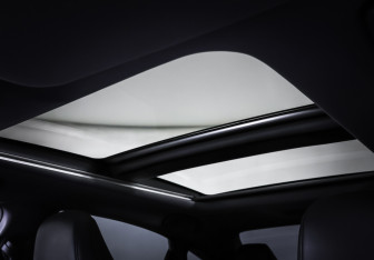 Подержанный автомобиль Toyota Avalon 2022 года (18 фото)