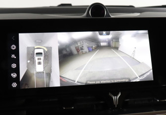 Подержанный автомобиль Voyah Dream 2023 года (21 фото)