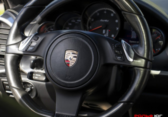 Подержанный автомобиль Porsche Cayenne 2012 года (14 фото)