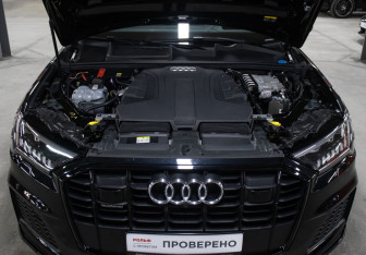 Подержанный автомобиль Audi Q7 2021 года (9 фото)