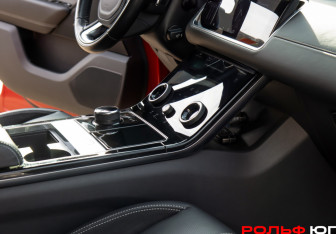 Подержанный автомобиль Land Rover Range Rover Velar 2019 года (13 фото)