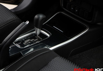 Подержанный автомобиль Mitsubishi Outlander 2018 года (12 фото)