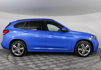 Подержанный автомобиль BMW X1 2020 года (6 фото)