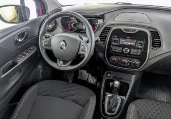 Подержанный автомобиль Renault Kaptur 2018 года (26 фото)