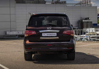 Подержанный автомобиль Infiniti QX56 2012 года (8 фото)